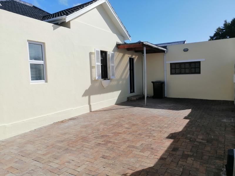 To Let 3 Bedroom Property for Rent in Claremont Western Cape